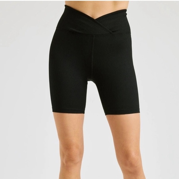 Year of Ours V Waist Ribbed Biker Shorts - Picture 1 of 6